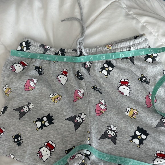 🔥Sold🔥Grey Hello kitty sweat shorts - Picture 8 of 8